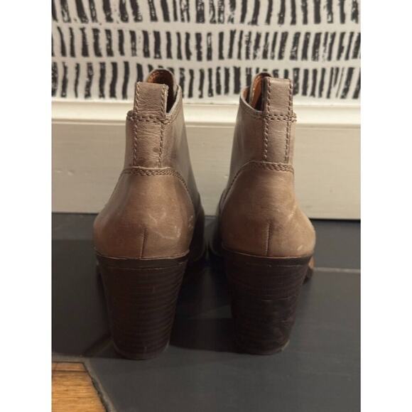Lucky Brand womens sz 5.5 leather taupe slip on ankle boots bootie heeled shoe - Picture 4 of 11